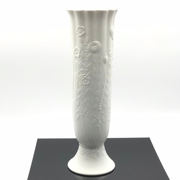 Vtg AK Kaiser Manfred Frey Fluted Scalloped Rim Porcelain Vase W Germany #620/27 - Picture 2 of 8